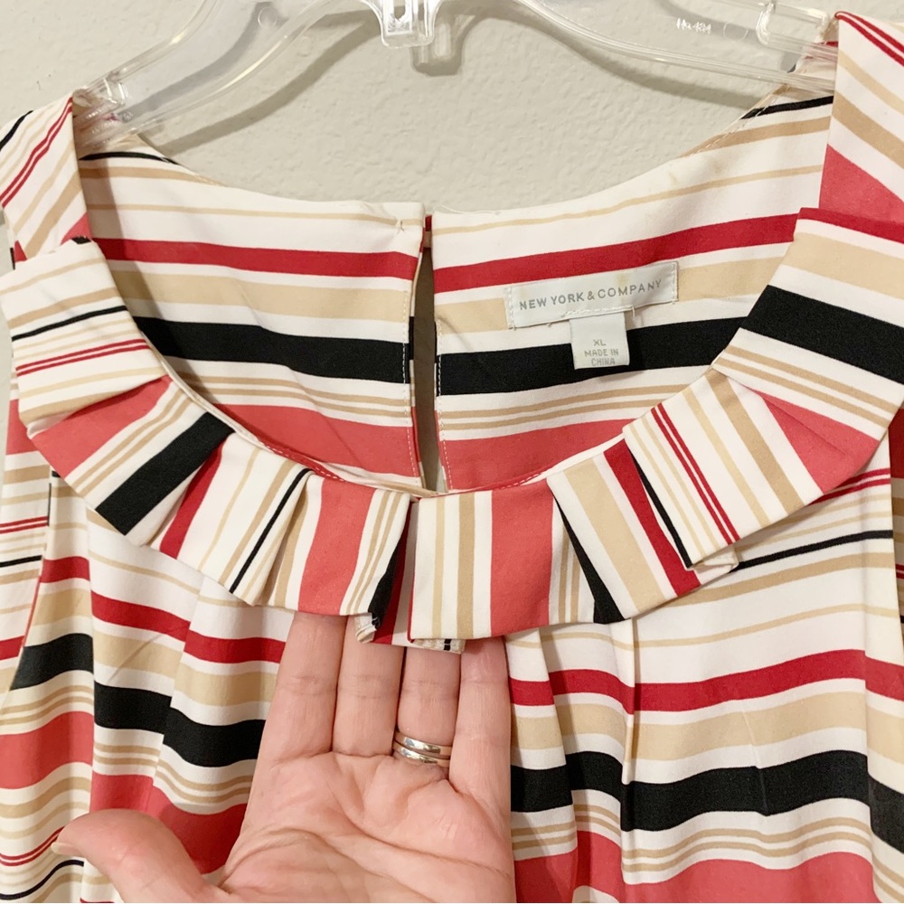 New York and Company (size XL) Sleeveless, Pleated, Ruffled Collar, Pencil Dress - Picture 6 of 13